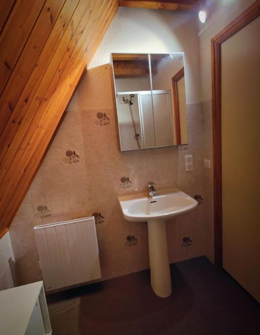 Logement 6 Pers Au Coeur Des Montagnes Pyreneennes Linge De Maison Et Papier Toilette Non Fournis Boutx Kültér fotó
